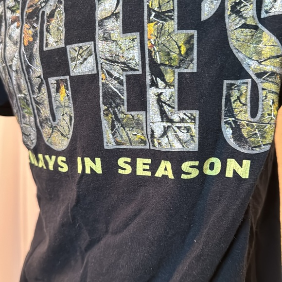 Buc-ees Tee - Picture 3 of 5